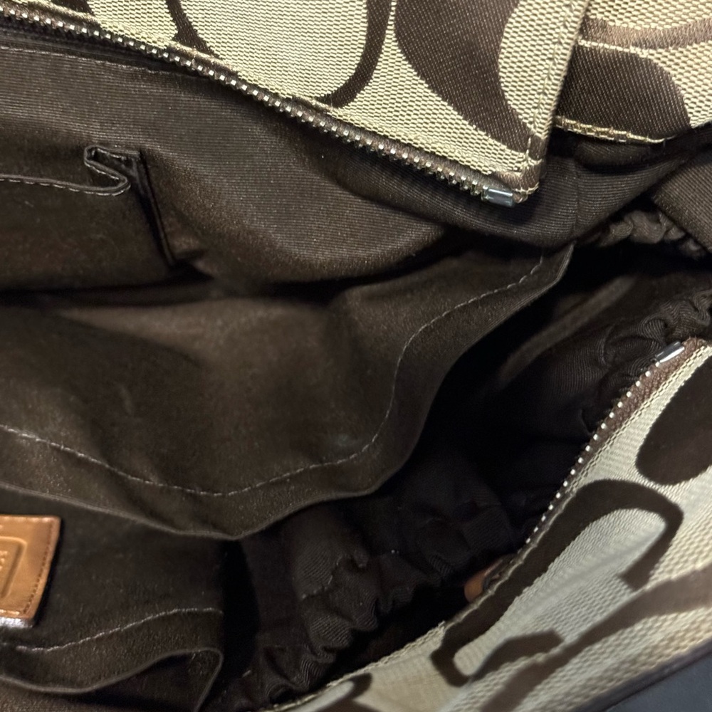 Authentic Coach Signature A1076-F13803 Large Tote/Diaper Bag W/ Changing Matt - Picture 8 of 16